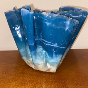 Abstract resin decor
